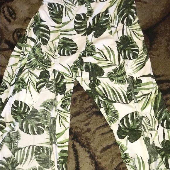 2 piece floral outfit - Picture 2 of 2